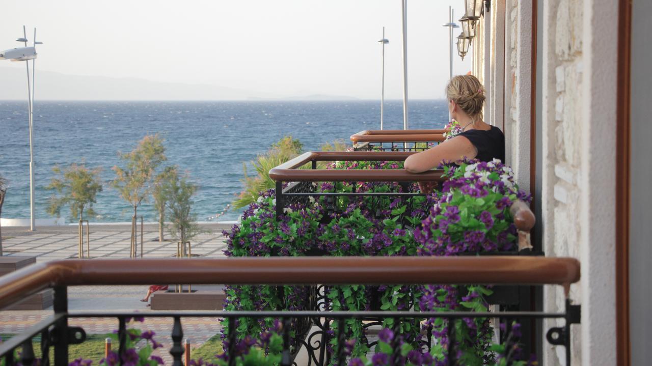 Focamor Otel Yenifoca Exterior photo