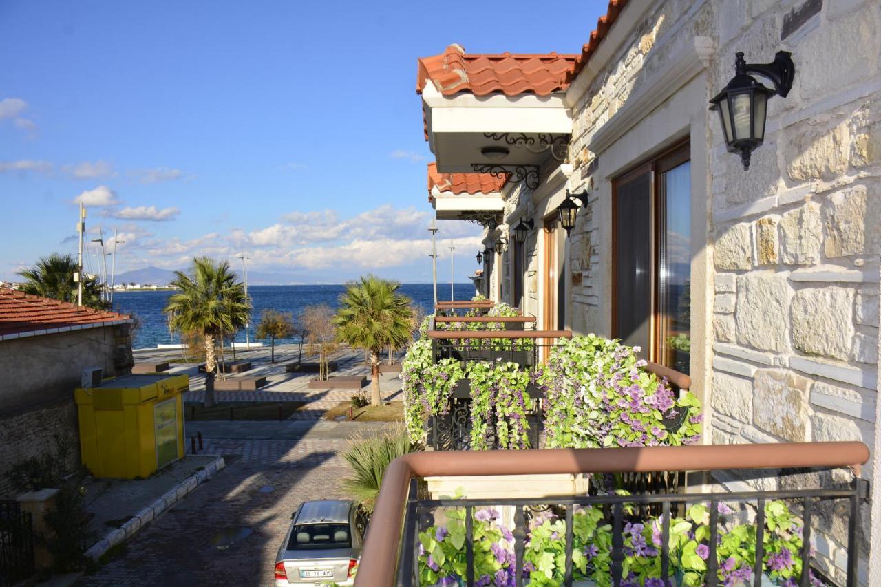 Focamor Otel Yenifoca Exterior photo